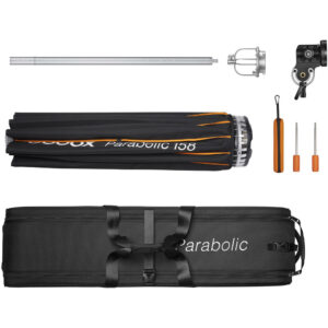 Godox Parabolic Reflector Zoom Box P158Kit sisältää taitetun softboxin, metallitangot, kiinnitystelineen, kantolaukun, oranssin hihnan, kaksi ruuvimeisseliä ja mustan kiinnikkeen - kaikki siististi järjestettynä valkoisella pohjalla.