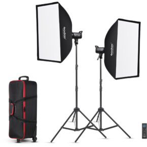 1644585549_137 Godox SL100D LED Video Light Two Light Kit sisältää kaksi säädettävää LED-valoa, mustan kantolaukun punaisella reunuksella ja kaukosäätimen, jotka kaikki näkyvät valkoisella pohjalla.