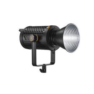 1660640441_110 Godox LED UL150II Silent -videovalaisin on musta studio-LED, jossa on kahva, säädettävä kiinnitysteline, hunajakennokuvioinen runko ja suuri hopeinen heijastin edessä, eristettynä valkoiselle taustalle.