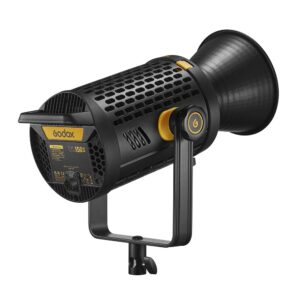 1660640441_794 Mustakeltainen Godox LED UL150II Silent -videovalaisin, joka on asennettu metalliseen kiinnikkeeseen, jossa on säätönupit, kuvattuna kolmen neljäsosan takakulmasta valkoista taustaa vasten.