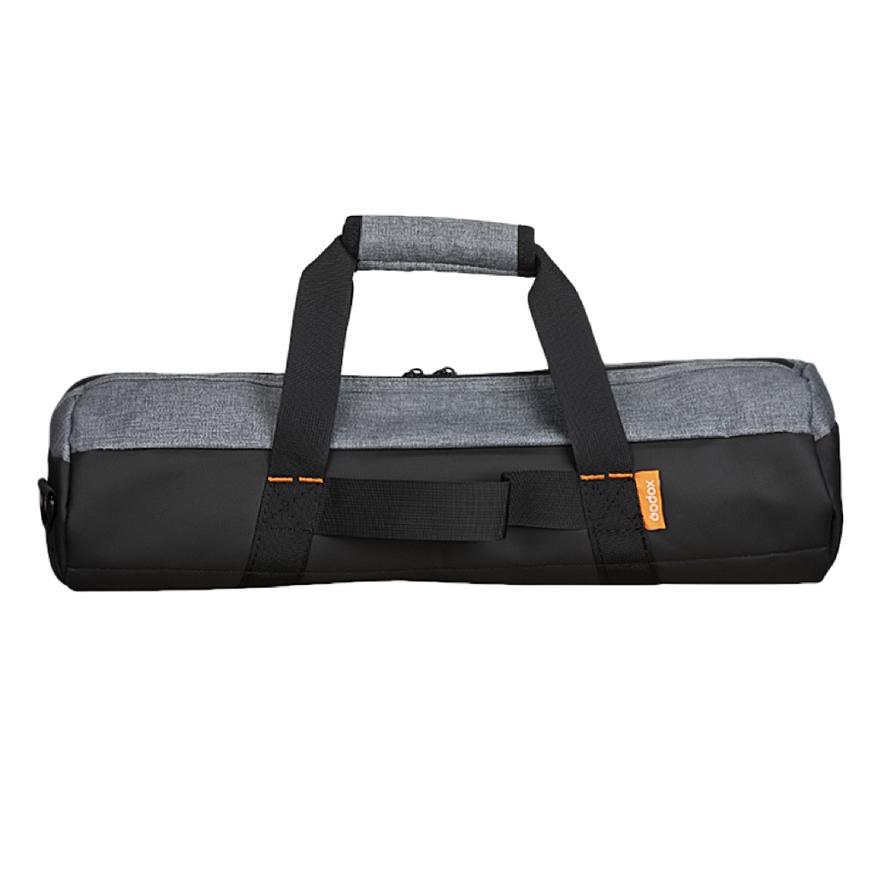 1667991399_501 Godox CB 52 Carry Bag for S60/S60Bi Light Stand -valaisinjalustalle on suorakulmainen, mustan ja harmaan värinen laukku, jossa on kahva, vetoketjukiinnitys ja oranssi merkki sivulla.