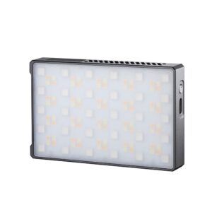 1668085474_221 Godox C5R Mobile RGB LED -valaisin on suorakulmainen paneeli, jossa on himmeä etukansi, musta kehys ja sivussa olevat ohjauspainikkeet, ja se on suunniteltu valokuvaukseen tai videokuvaukseen.