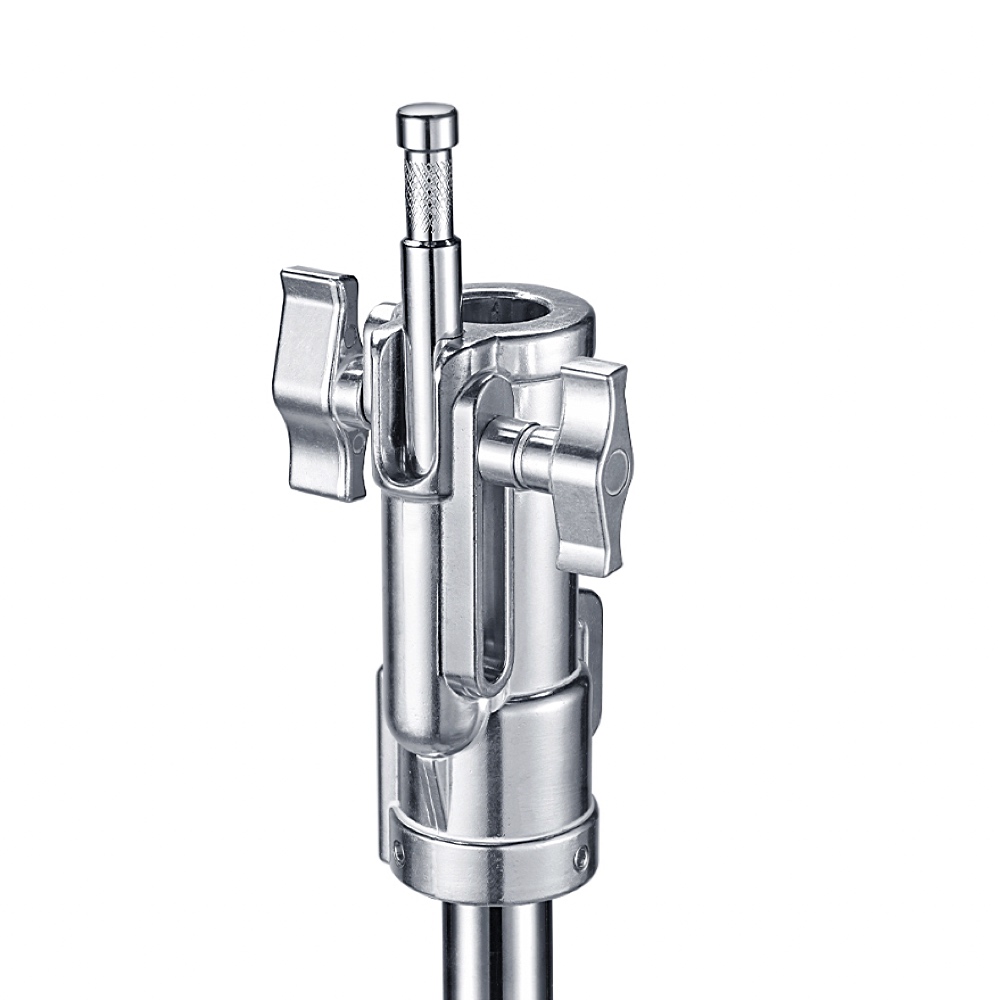1668519936_434 Lähikuva Godox Heavy-duty Steel Roller Stand SA5045:stä, kiiltävästä hopeanvärisestä metallisesta kiinnittimestä, jossa on säädettävät nupit ja joka on suunniteltu laitteiden kiinnittämiseen, eristettynä valkoiselle taustalle.