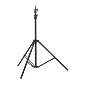 1677252545_399 Godox SL60IID Trio kit -LED-valo on musta säädettävä kolmijalkainen valaisinjalusta, jossa on kolme pidennettyä jalkaa ja lukitusmekanismi keskitolpassa korkeuden säätöä varten, kuvassa valkoista taustaa vasten.