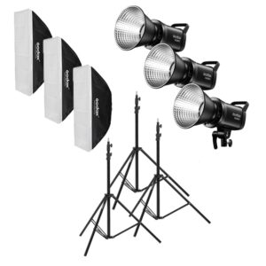1681462469_280 Godox SL60IID Trio kit - LED-valo sisältää kolme mustaa studiovaloa, kolme valaisinjalustaa ja kolme suorakaiteen muotoista softboxia Godoxin tuotemerkillä, jotka näkyvät erikseen valkoisella pohjalla.