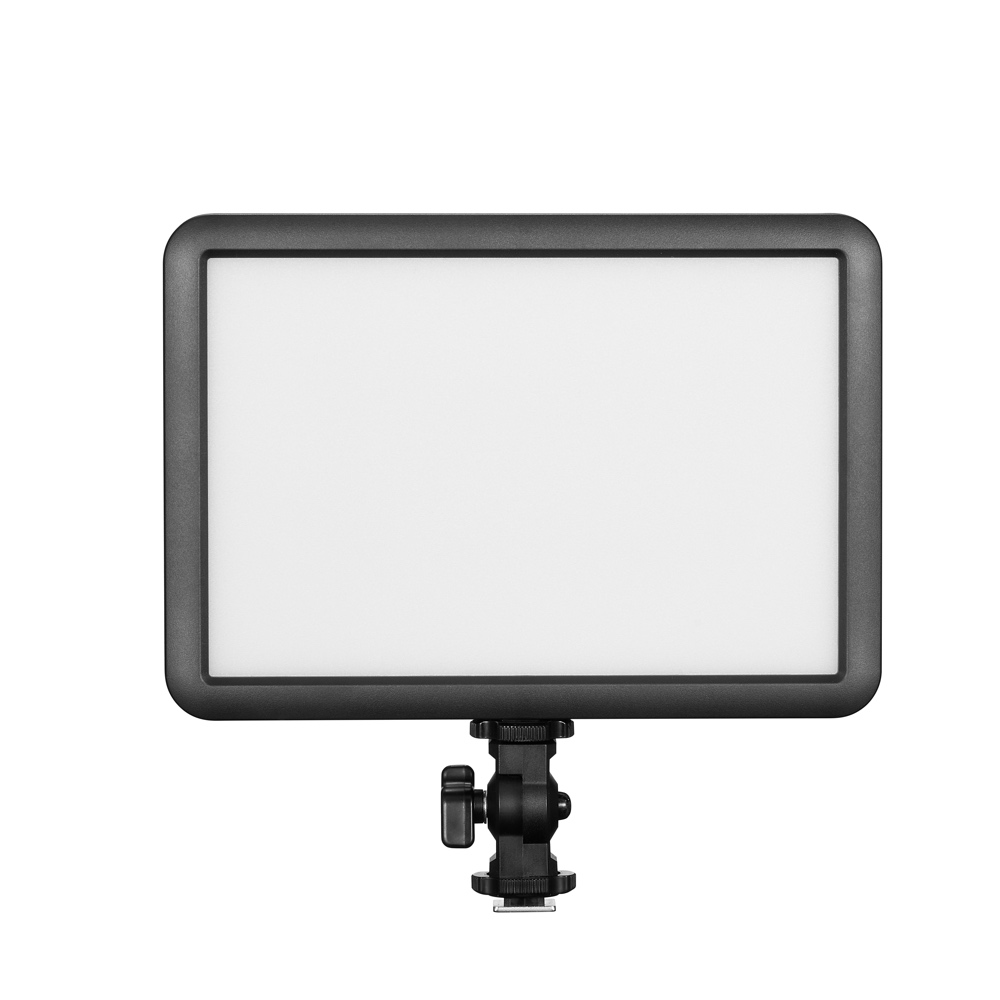 1688734592_231 Godox LDP18Bi Streaming Slim -paneelivalaisimessa on suorakulmainen LED-muotoilu mustalla kehyksellä, joka on asennettu säädettävään kiinnikkeeseen valkoista taustaa vasten.