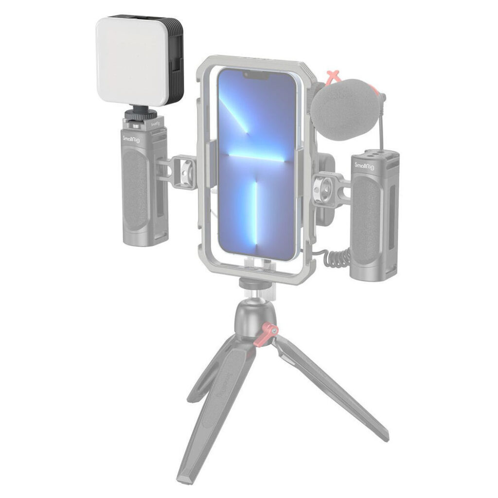 1695039254_030 SmallRig 4276 Full Color Mini LED Video Light Vibe P108 on kompakti LED-valo, joka on suunniteltu liikkuvaan videokuvaukseen tai vloggaukseen ja joka on helppo asentaa videorigiin älypuhelimilla, mikrofoneilla, kahvoilla ja jalustoilla.