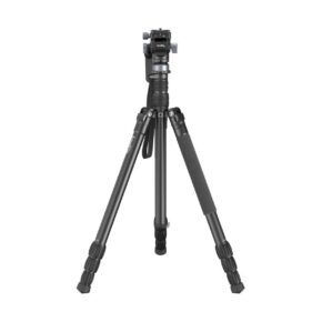 1695713479_131 SmallRig 4319 FreeBlazer Aluminum Alloy Video Tripod CT190 on musta, kolmijalkainen kolmijalkainen jalusta, jossa on säädettävät jalat, vaahtomuovikahva toisessa jalassa ja kameran kiinnitysteline, kuvassa valkoisella pohjalla.