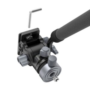 1695713487_118 Lähikuva SmallRig 4319 FreeBlazer Aluminum Alloy Video Tripod CT190 -päästä, jossa on musta ja hopeinen muotoilu, säätönupit, kahva ja mukana tuleva kuusiokoloavain valkoisella pohjalla.