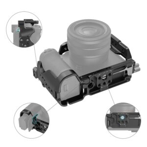 1698240145_016 SmallRig 4422 Cage Kit for Sony Alpha 7C II / Alpha 7CR -kameran lähikuvissa on akkulokero, lisävarusteiden kiinnitysliitäntä ja sivupainike tai -kytkin.