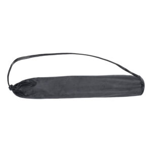 1704374148_594 SmallRig 4379 RA S200 Light Stand -kantolaukku - pitkä, musta, lieriömäinen, kiristysnauhalla suljettava ja olkahihnalla varustettu laukku valkoisella pohjalla.