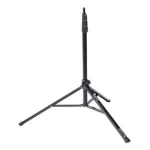 1704374152_656 SmallRig 4379 RA S200 Light Stand on musta, säädettävä kolmijalkainen kolmijalkainen jalusta, jossa on kolme ulosvedettävää jalkaa ja teleskooppinen keskitanko ja joka sopii valojen tai kameroiden tukemiseen.