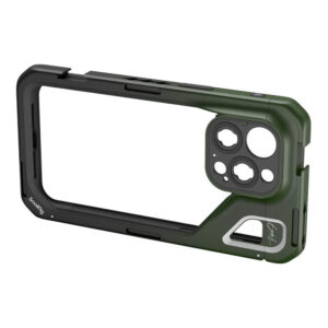 1704383876_195 Tukeva vihreä ja musta SmallRig 4473 x Brandon Li Mobile Video Cage for iPhone 15 Pro Max Co design Edition, jossa on vahvistetut kulmat, useita kameran leikkauksia ja SmartRig-brändi alakulmassa, kuvassa tyhjänä.