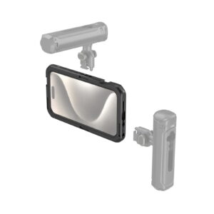 1704464443_549 3D-mallinnus näyttää SmallRig 4391 Mobile Video Cage for iPhone 15 Pro Max -mobiilivideohäkin suojakotelossa, joka on asennettu vaakasuoraan modulaariseen kiinnikkeeseen, ja sen kummallakin puolella on kaksi samanlaista harmaata sylinterimäistä lisävarustetta yhteensopivuuden osoittamiseksi.
