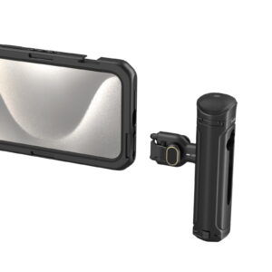 1704796485_451 SmallRig 4393 Mobile Video Kit (Single Handheld) iPhone 15 Pro Max -puhelimelle sisältää tyylikkään mustan älypuhelinkotelon ja irrotettavan, turvallisella lukitusmekanismilla varustetun käsikahvan, jotka molemmat on suunniteltu modernin esteettisesti.