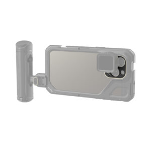 1704798406_207 SmallRig 4394 17 mm:n kierteinen objektiivin takakiinnityslevy iPhone 15 Pro Max / 15 Pro Cage -puhelimelle on harmaa kotelo, jossa on vasemmanpuoleinen sylinterimäinen kahva kuvausvakauden parantamiseksi ja näkyvä kameran alue.