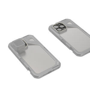 1704798409_096 Kuvassa on kaksi SmallRig 4394 -objektiivin takakiinnityslevyä iPhone 15 Pro Max/15 Pro Cage -malliin: toisessa on irrotettava kameran linssin suojus ja toisessa on avoin leikkaus. Molemmat on sijoitettu valkoiselle taustalle.
