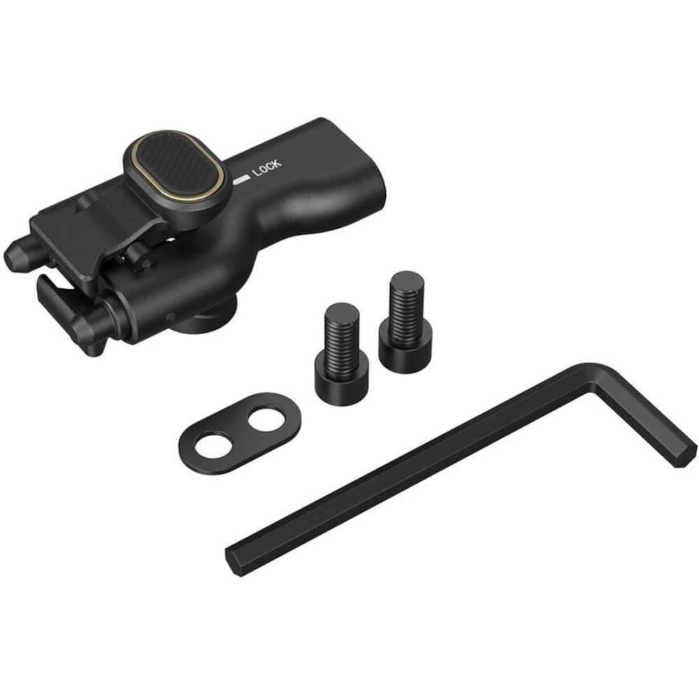 1705933955_267 SmallRig 4404 Side Handle Quick Release Adaptor, jossa on musta kiinnitys, jossa on lukitusmekanismi, kaksi ruuvia, soikea kiinnityslevy ja kuusiokoloavain, näkyy valkoisella pohjalla.