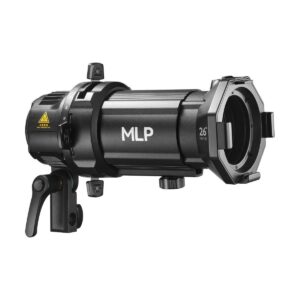 1706182610_131 Musta, lieriömäinen Godox Spotlight-liitäntä MLP26K ML30/ML60:lle, jossa on säätönupit ja kiinnike, kuvassa valkoista taustaa vasten.