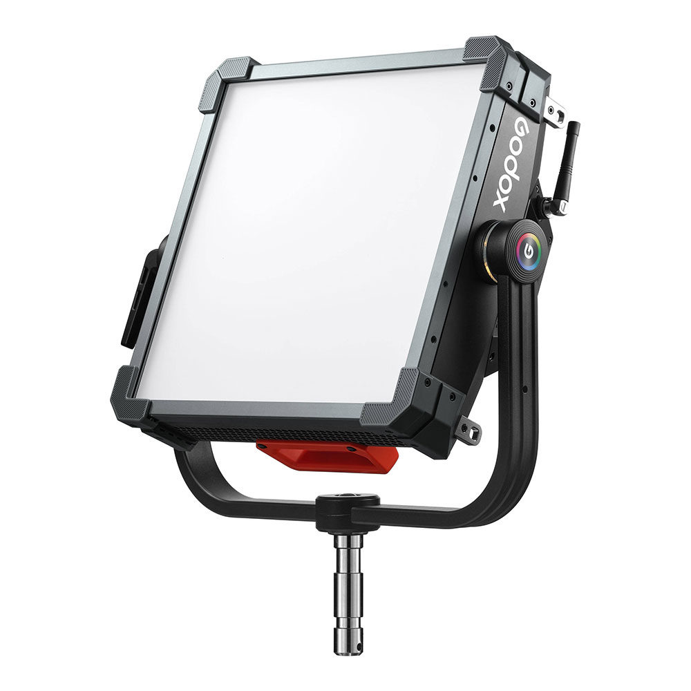 Godox KNOWLED P300R RGB Hard Panel Light Kit on neliskulmainen LED-studiovalaisin, jossa on metallikehys, säädettävä jalusta, säätönuppi sivulla ja Godoxin tuotemerkki kehyksen reunassa.