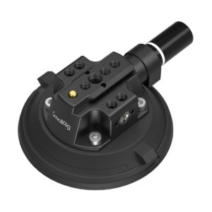 1706192737_266 SmallRig 4122 on musta 4-tuumainen imukuppikameran kiinnitystuki, jossa on useita kiinnitysreikiä ja joka on suunniteltu kameroiden tai lisävarusteiden kiinnittämiseen turvallisesti ajoneuvoihin kuvaamisen aikana.