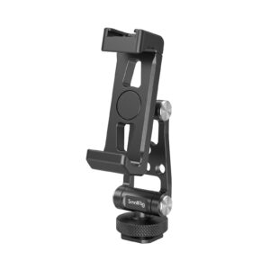 1706196176_701 SmallRig 4382 Metal Phone Holder with Cold Shoe Mount -puhelinpidikkeessä on musta metallirakenne, säädettävät varret hopeisilla saranoilla, pyörivä pohja, painoa vähentävät leikkaukset ja kestävä muotoilu.
