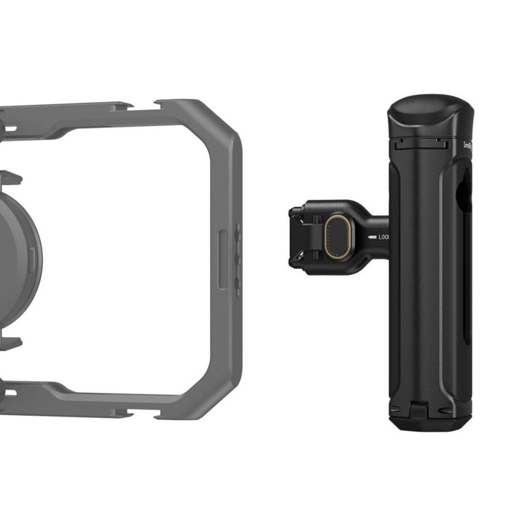 1706532647_163 SmallRig 4402 Wireless Control & Quick Release Side Handle on musta, suorakulmainen, kiinnikkeellä varustettu käsikameran kahva, joka on esitetty sivu- ja takanäkymässä valkoista taustaa vasten. Vasemmalla näkyy osa kiinnityskehyksestä.