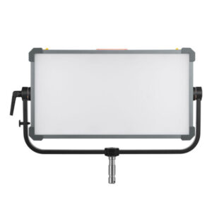1707398698_312 Godox KNOWLED P600R RGB Hard Panel Light, suorakulmainen LED-studiopaneeli, jossa on himmeä valkoinen etupuoli, on asennettu mustaan säädettävään jalustaan ja näytetään valkoista taustaa vasten.