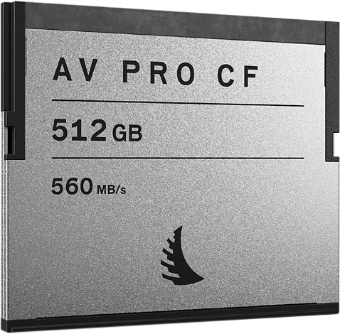 800q-01_117689 ANGELBIRD CF CF CFAST AV PRO 512GB -muistikortti on hopeanvärinen ja siinä on musta teksti, 512 Gt:n kapasiteetti ja 560 Mt/s nopeus, ja sen pohjassa on pieni musta logo.