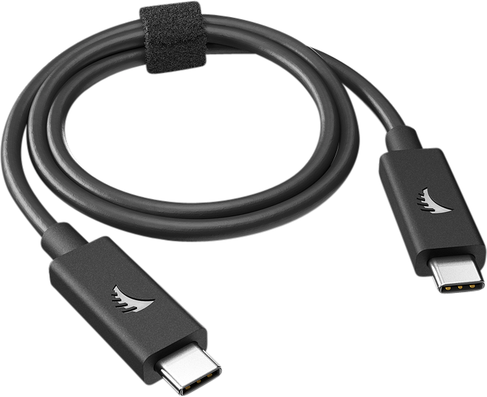 800q-01_117735 ANGELBIRD USB 3.2 -kaapeli C-C (50 cm) on musta kierretty kaapeli, jossa on pieni tarranauha ja siipimäinen logo kummassakin liittimessä.