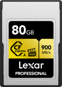 800q-01_120865 Lexar CFexpress Pro Gold R900/W800 VPG400 Type-A 80GB -muistikortti tarjoaa jopa 900 MB/s nopeuden, ja sen keltainen ja musta muotoilu näyttää tuotemerkin ja tekniset tiedot.