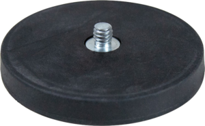 800q-01_121088 Kupo KS-366 kumipäällysteisessä magneetissa on pyöreä, litteä musta kumipohja, jonka keskeltä työntyy esiin 1/4"-20 metallinen uroskierre, kuvassa tavallista taustaa vasten.