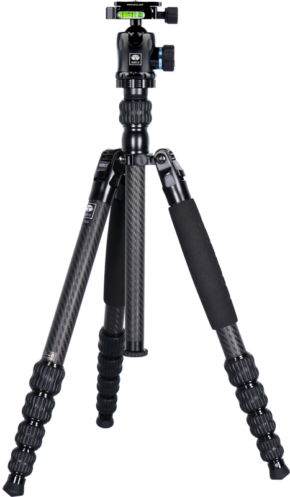 800q-01_123631 The Sirui Traveler Carbon Tripod Kit T-1205+E-10 features a black carbon fiber, three telescopic legs with foam handles, and a ball head mount with built-in bubble level.