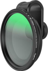 800q-01_126798 Lähikuvassa SmallRig 4387 VND Filter Kit 1-5 stop with Universal Filter Adapter 52mm -suodattimen kanssa näkyy sen magneettinen muuttuva ND32-suodatin, lasin vihreä heijastus, selkeä tuotemerkki ja tarkat säätömerkinnät.