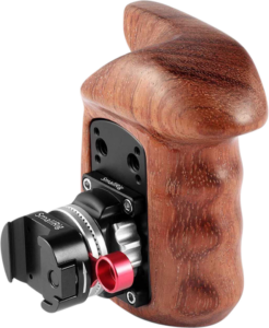 800q-02_113245 SmallRig 2118 Left Side Wooden Grip w/NATO Mount -mallissa on muotoiltu puinen muotoilu, jossa on ergonomiset sormiurat, sekä metallinen kiinnityskannatin ja sivussa oleva säätönuppi turvallista kiinnitystä varten.