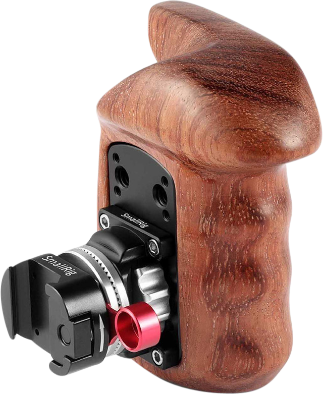 800q-02_113245 SmallRig 2118 Left Side Wooden Grip w/NATO Mount -mallissa on muotoiltu puinen muotoilu, jossa on ergonomiset sormiurat, sekä metallinen kiinnityskannatin ja sivussa oleva säätönuppi turvallista kiinnitystä varten.