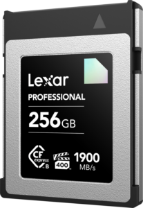 800q-02_120863 Lexar CFexpress Pro Diamond R1900/W1700 (VPG400) 256GB -muistikortti on hopean ja mustan värinen, tukee jopa 1900 MB/s lukunopeutta ja sen etiketissä on CFexpress Type B- ja VPG400-logot.