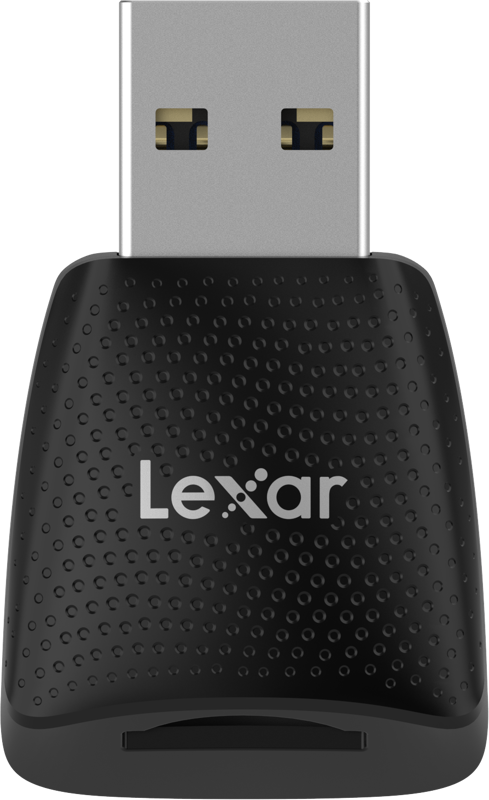800q-02_121480 Lähikuva mustasta Lexar Cardreader microSD UHS-I (USB 3.2) -muistikortinlukijasta, jossa on kuvioitu pinta, valkoinen Lexar-logo, näkyvä USB-liitin yläosassa ja microSD-korttipaikka alaosassa.