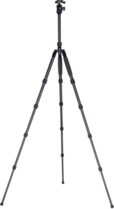 800q-02_123631 Sirui Traveler Carbon Tripod Kit T-1205+E-10, jossa on säädettävät jalat ja kuulapääkiinnitys, seisoo täysin ulosvedettynä kolmella jalalla vaaleanharmaalla pohjalla.