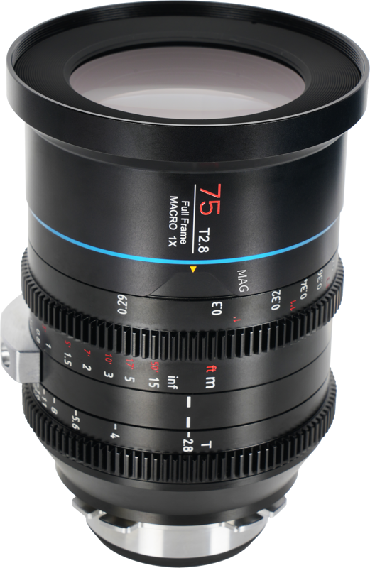 800q-02_126517 Lähikuvassa Sirui Cine Lens Jupiter FF 75mm T2.8 Macro PL-Mount -objektiivista näkyy sen yksityiskohtaiset tarkennuksen ja aukon säätörenkaat, joissa on merkinnät "75 T2.8" ja "Full Frame Macro T2.8", ja selkeät merkinnät asetuksia varten.