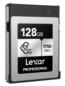 800q-03_116943 Lexar CFexpress Pro Silver Serie R1750/W1300 128GB -muistikortti tarjoaa 128GB kapasiteettia, jopa 1750 MB/s lukunopeuden ja tyylikkään hopean ja mustan muotoilun.