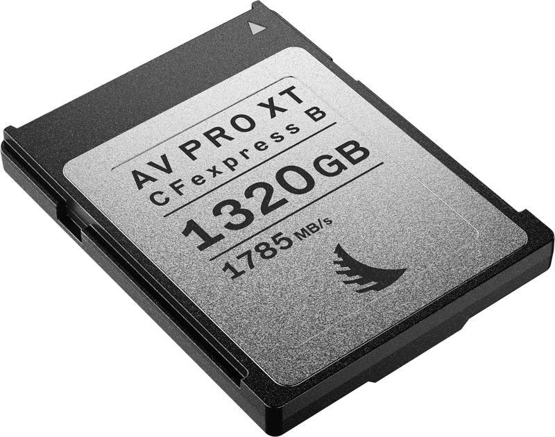 ANGELBIRD AV PRO CFexpress XT MK2 Type B 1320 Gt:n mustan ja hopeanvärinen muistikortti, jonka nopeus on 1785 MB/s, näkyy valkoisella pohjalla.