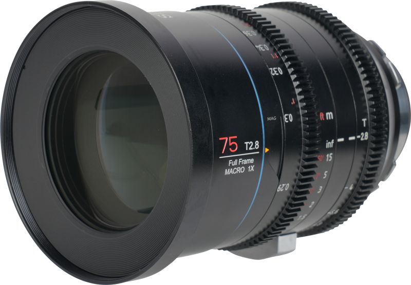 800q-03_126517 Sirui Cine Lens Jupiter FF 75mm T2.8 Macro PL-Mount -objektiivin lähikuvassa näkyy sen merkitty 75mm T2.8 full frame -makrokuvaus, jossa on näkyvät tarkennuksen ja aukon säätörenkaat.