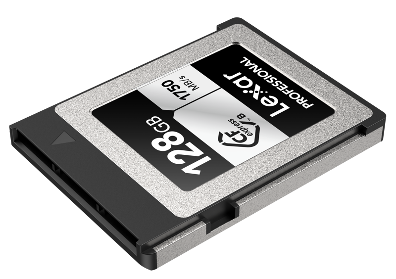 800q-04_116943 Lexar CFexpress Pro Silver Serie 128GB -muistikortti, jonka lukunopeus on 1750 MB/s ja kirjoitusnopeus 1300 MB/s, näkyy valkoisella pohjalla.