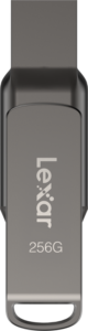 800q-04_125017 The Lexar Jumpdrive Dual Drive D400 Type-C / Type-C & Type-A 256GB flash drive is shown vertically, with the Lexar logo and "256G" text on the front.