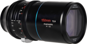 800q-04_125043 Sirui Anamorphic Lens Venus 1.6x FF 150mm T2.9 E-Mount on musta objektiivi, jossa on tarkennus- ja aukkomerkinnät, siniset ja punaiset korostukset sekä kuusikulmainen etuelementti.