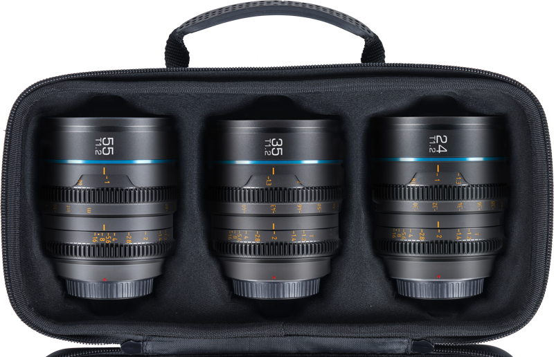 800q-04_125089 Sirui Cine Lens Nightwalker S35 Kit sisältää 24mm, 35mm ja 55mm T1.2 E-Mount-objektiivit metallinharmaina, jotka on järjestetty mustaan vetoketjulliseen kantolaukkuun, jossa on valetut lokerot ja merkityt tarkennus- ja aukkorenkaat.