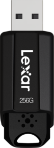 800q-14_115294 Lexar JumpDrive S80 -muistitikku (USB 3.1) 256 Gt, musta, seisoo pystyasennossa valkoisella pohjalla, ja etupuolella on Lexarin logo ja 256 G valkoisella painettuna.