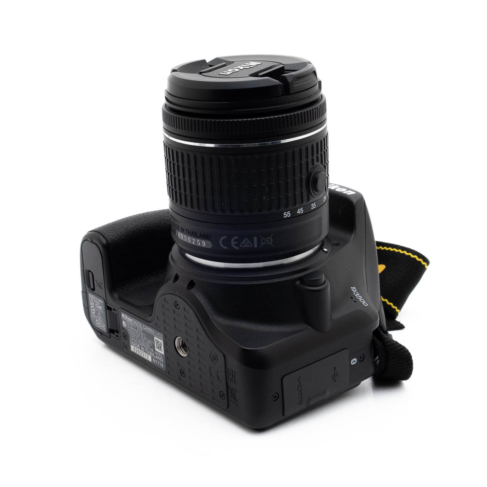 Nikon D3500 2572-1 Nikon D3500 + 18-55 f/4.5-6.3G DX VR (SC 20000) - Käytetty