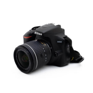 Nikon D3500 2572-6 Nikon D3500 + 18-55 f/4.5-6.3G DX VR (SC 20000) - Käytetty